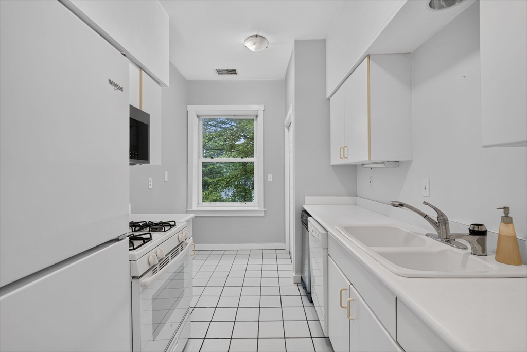 216 Summit Ave # 201 Property Photo 37