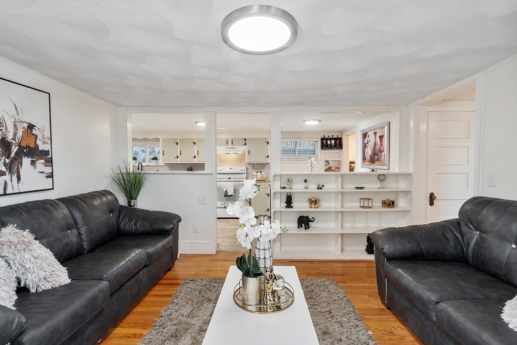 2 Grove St Property Photo 1