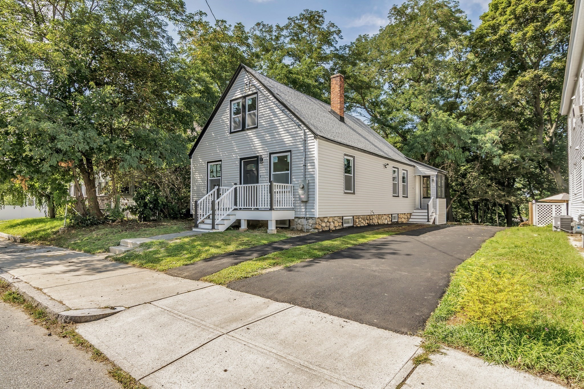 197 Oakland Ave Property Photo 2