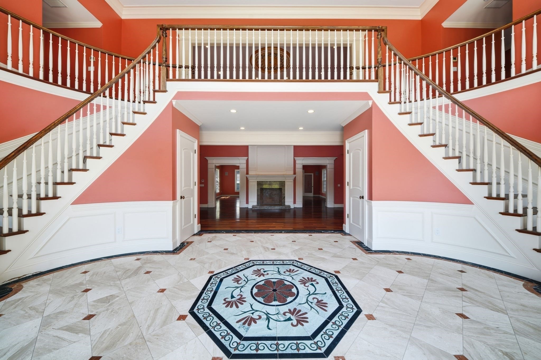 3 Regency Rdg Property Photo 2