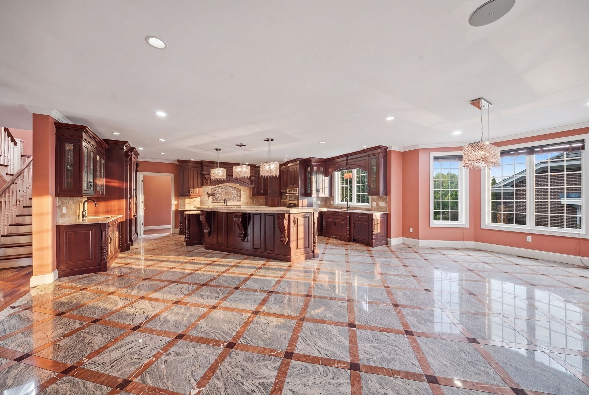3 Regency Rdg Property Photo 9