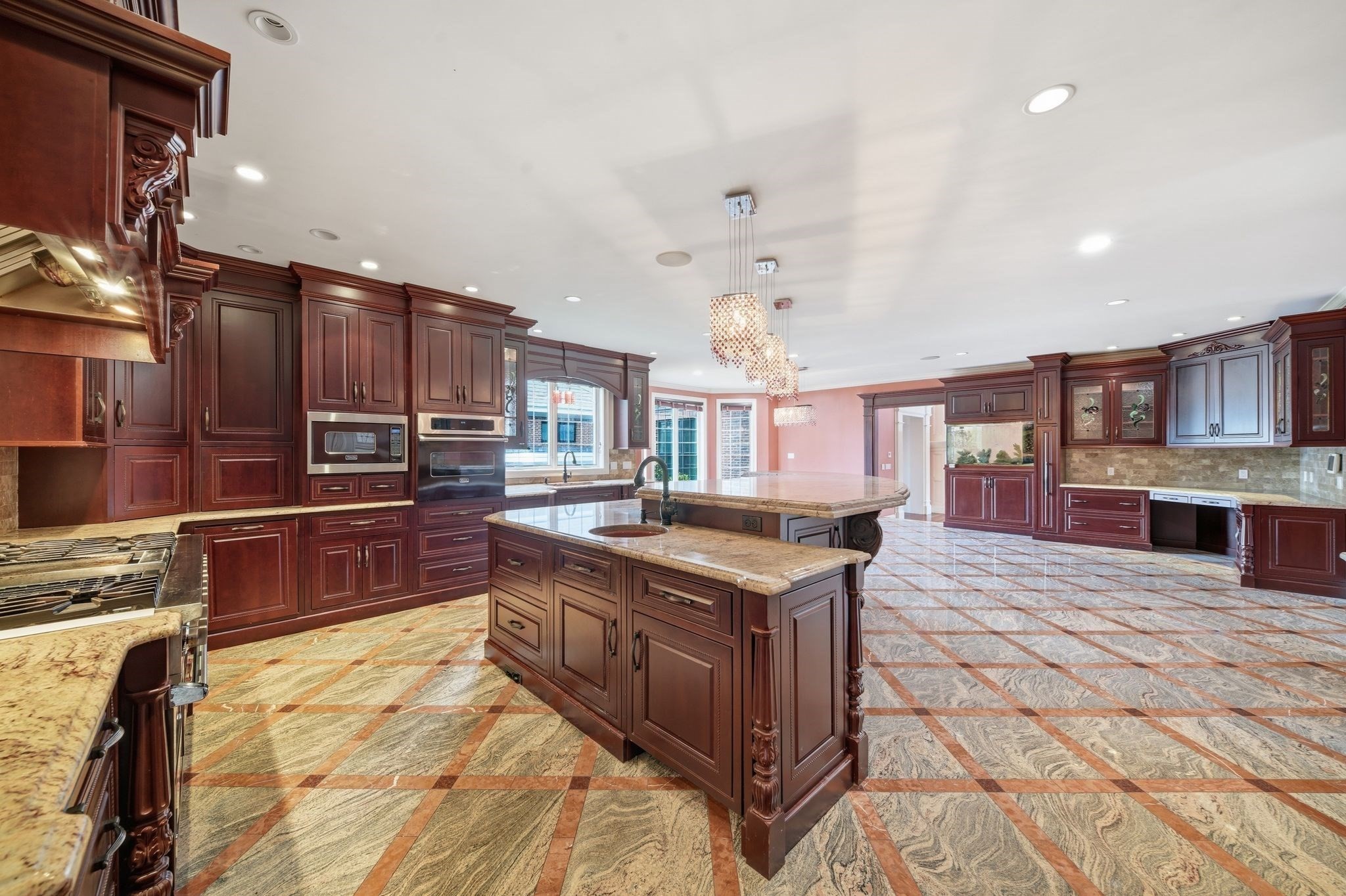 3 Regency Rdg Property Photo 10
