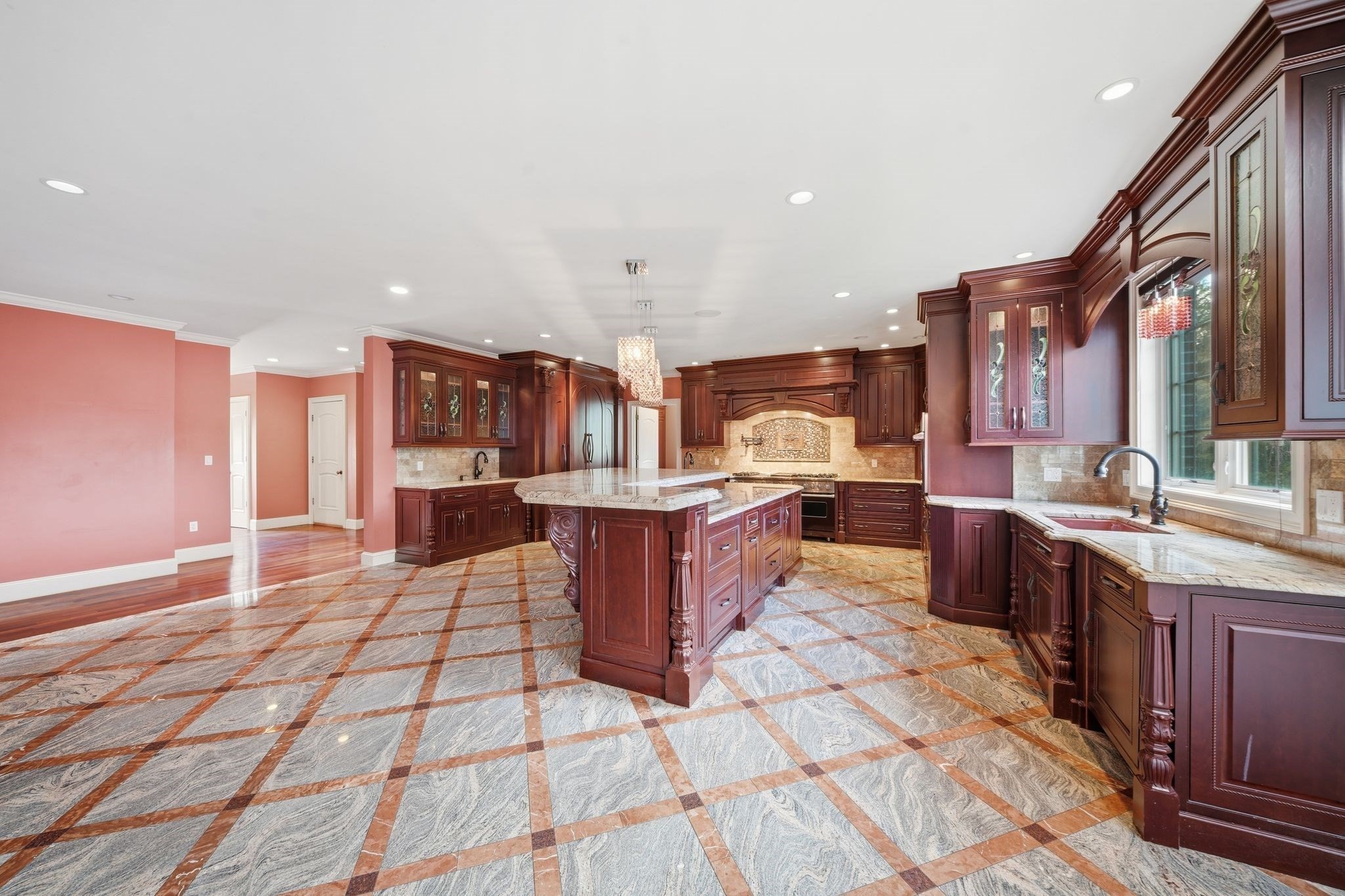 3 Regency Rdg Property Photo 11