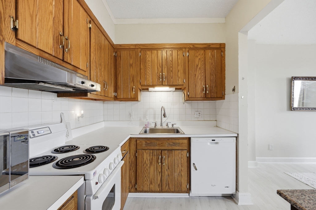 140 Chestnut St # 604 Property Photo 6
