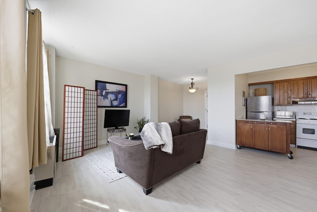 140 Chestnut St # 604 Property Photo 11
