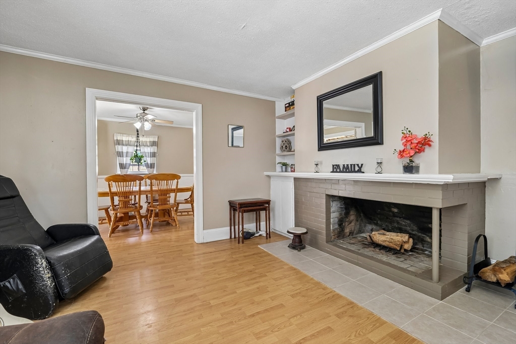 114 Rich St Property Photo 10