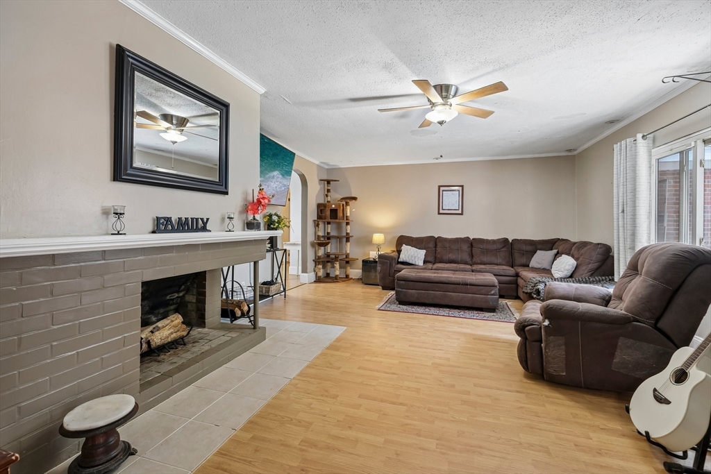114 Rich St Property Photo 12