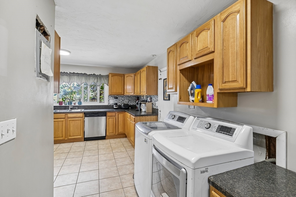 114 Rich St Property Photo 19