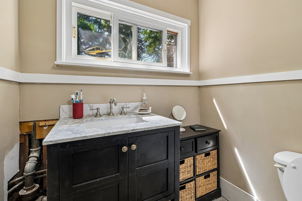 114 Rich St Property Photo 30