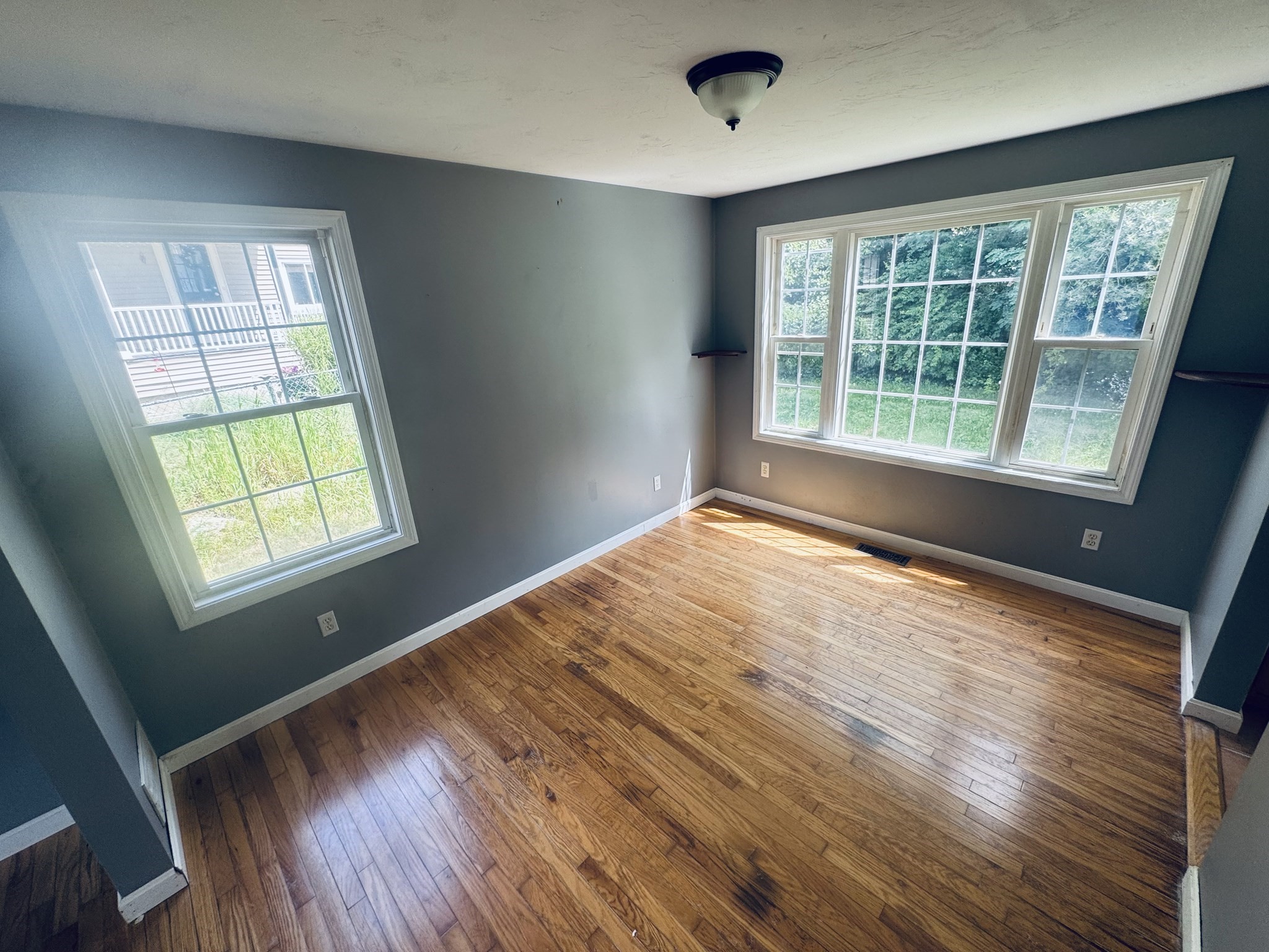 3841 N Main St Property Photo 5
