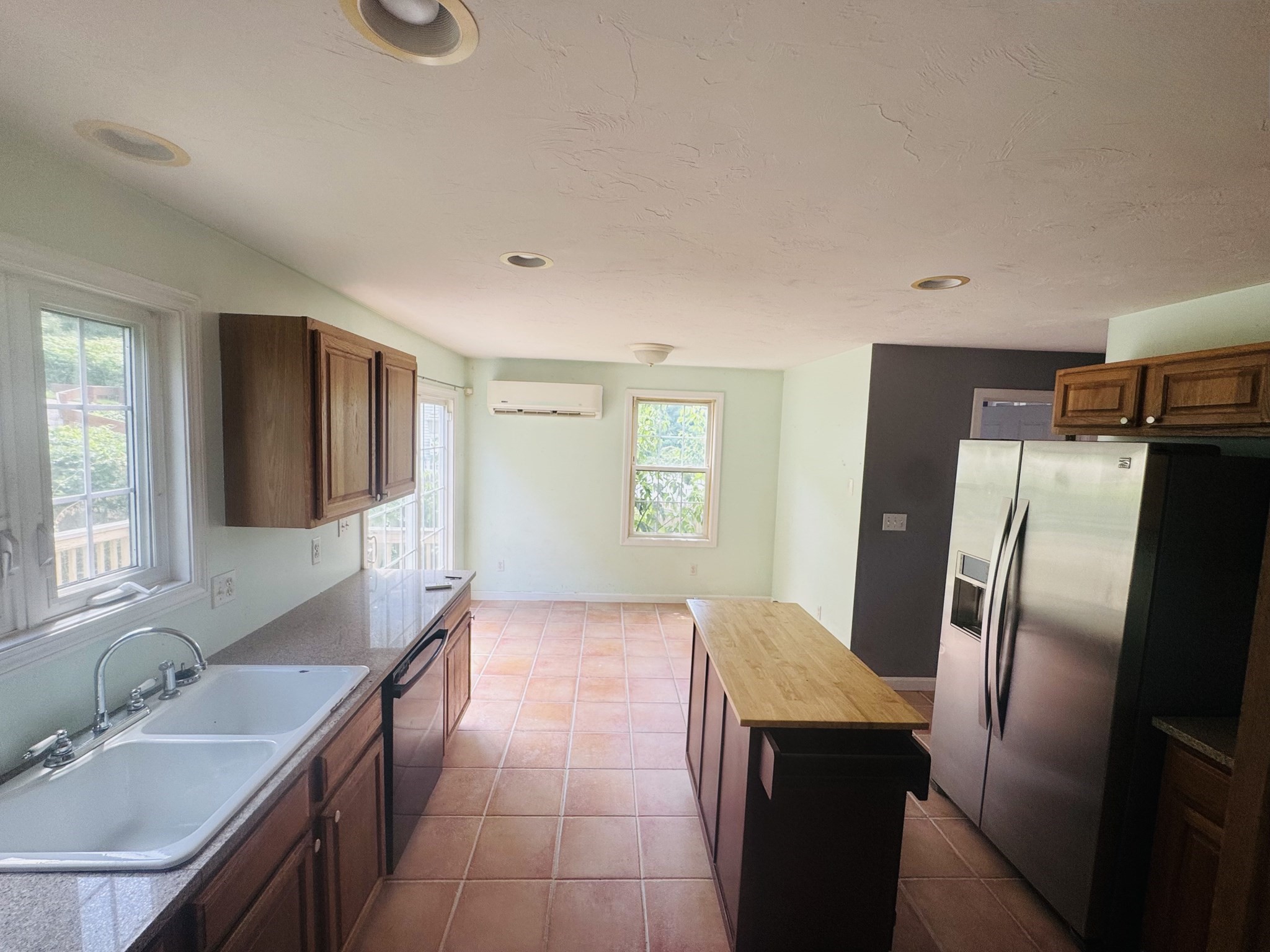 3841 N Main St Property Photo 7