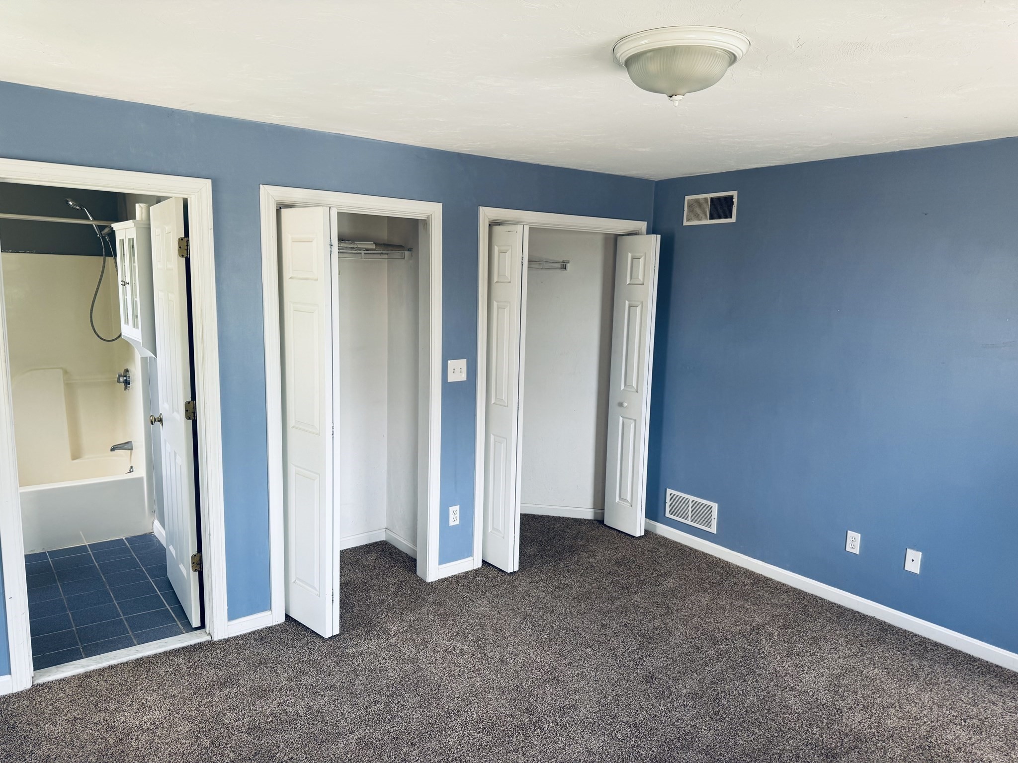 3841 N Main St Property Photo 15
