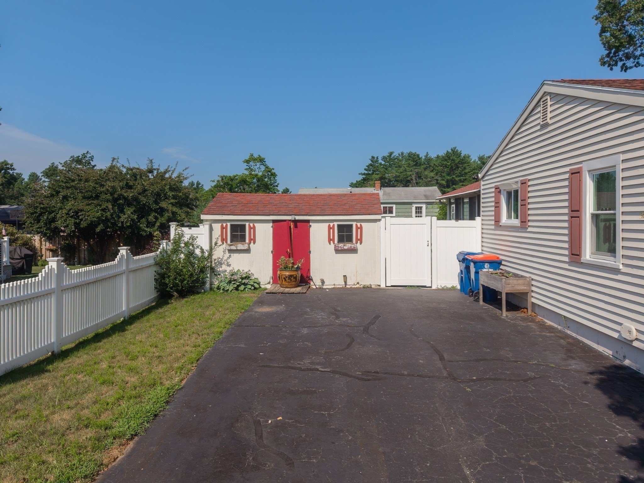 56 Blueberry Ter Property Photo 3