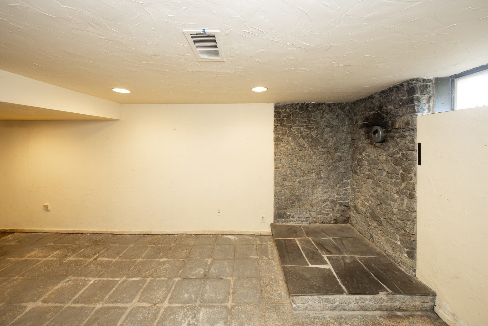 56 Blueberry Ter Property Photo 24