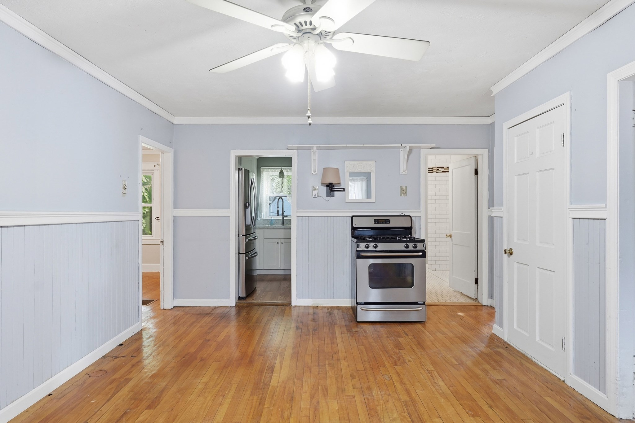 48 Litchfield Ave Property Photo 3
