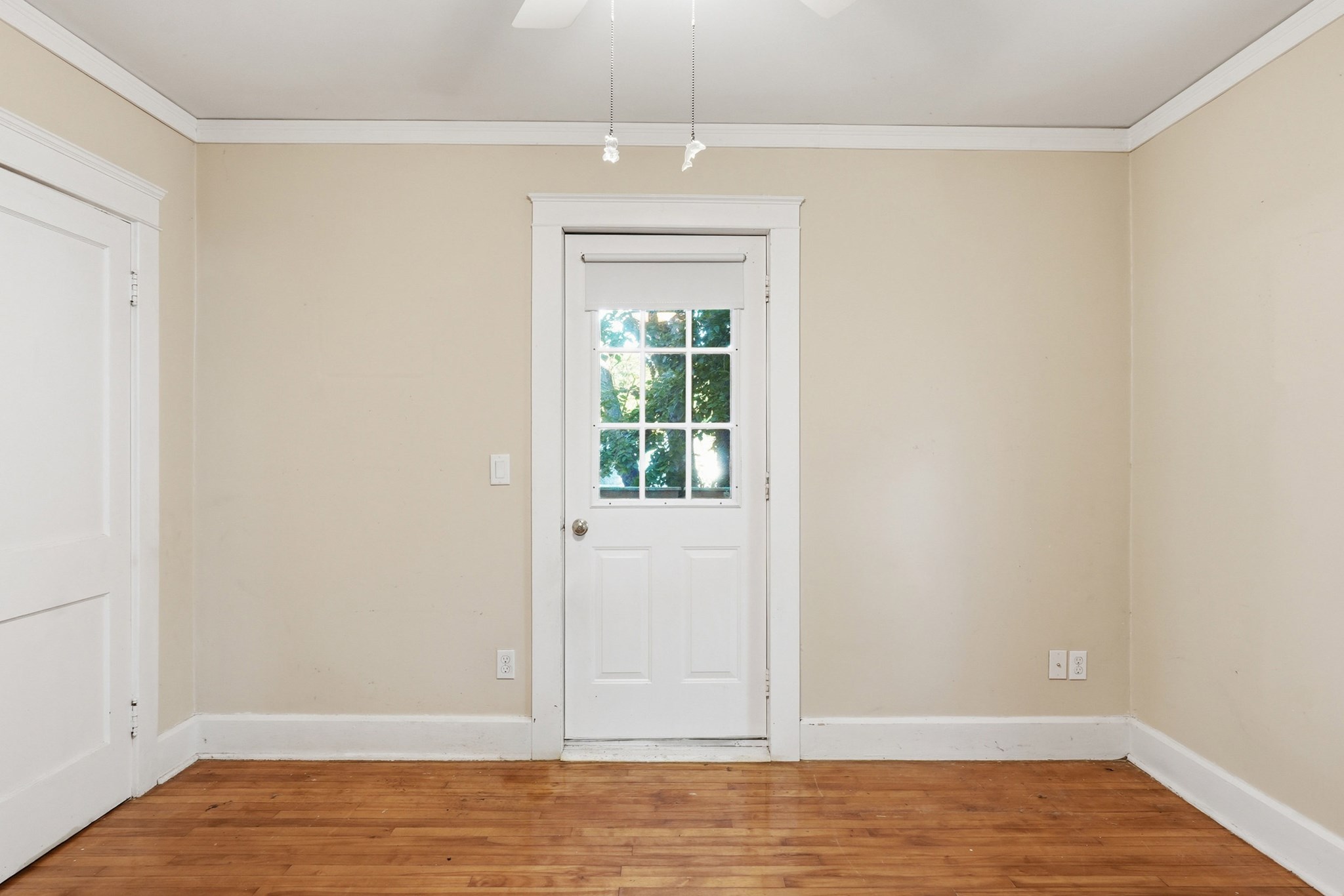 48 Litchfield Ave Property Photo 14