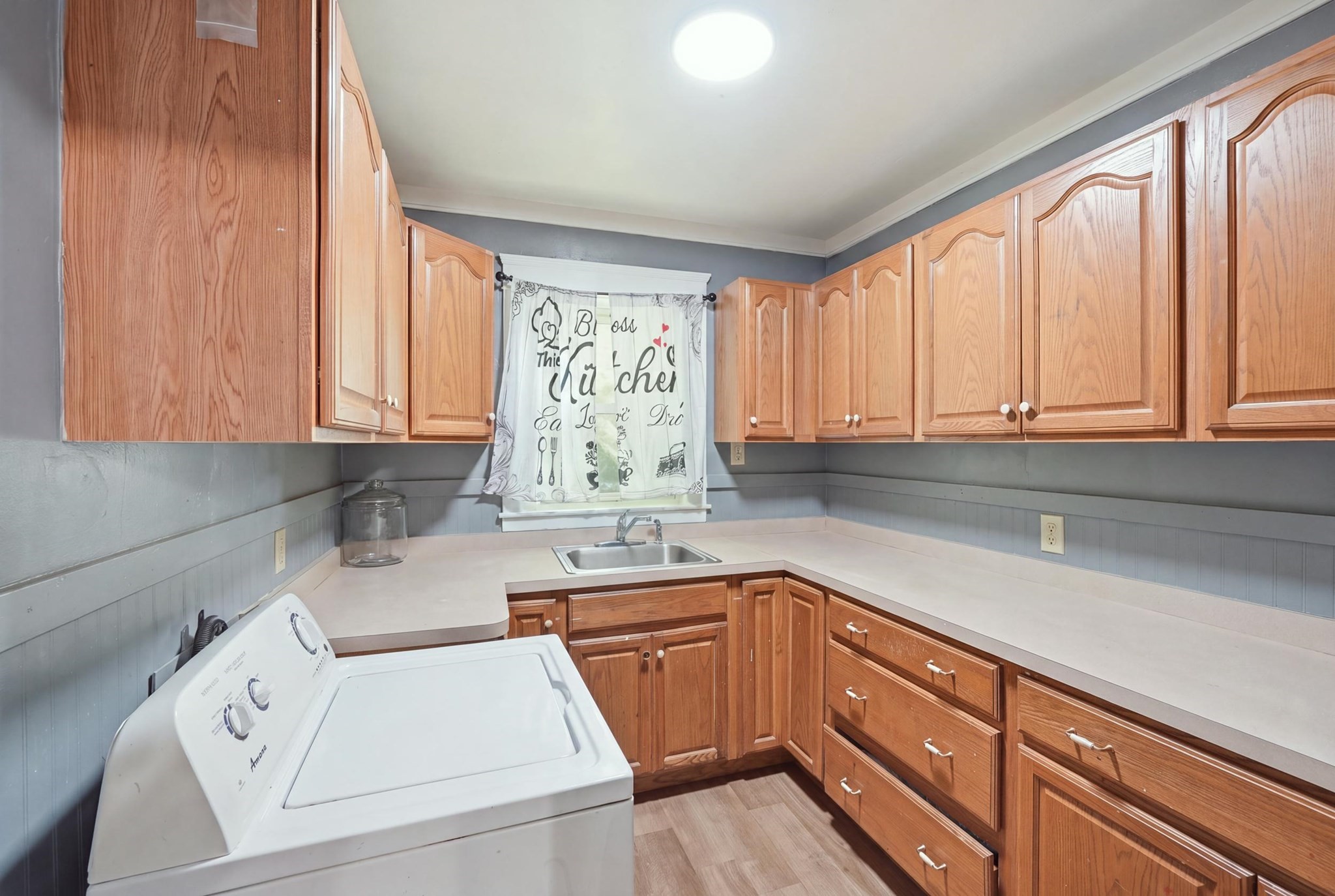 48 Litchfield Ave Property Photo 23
