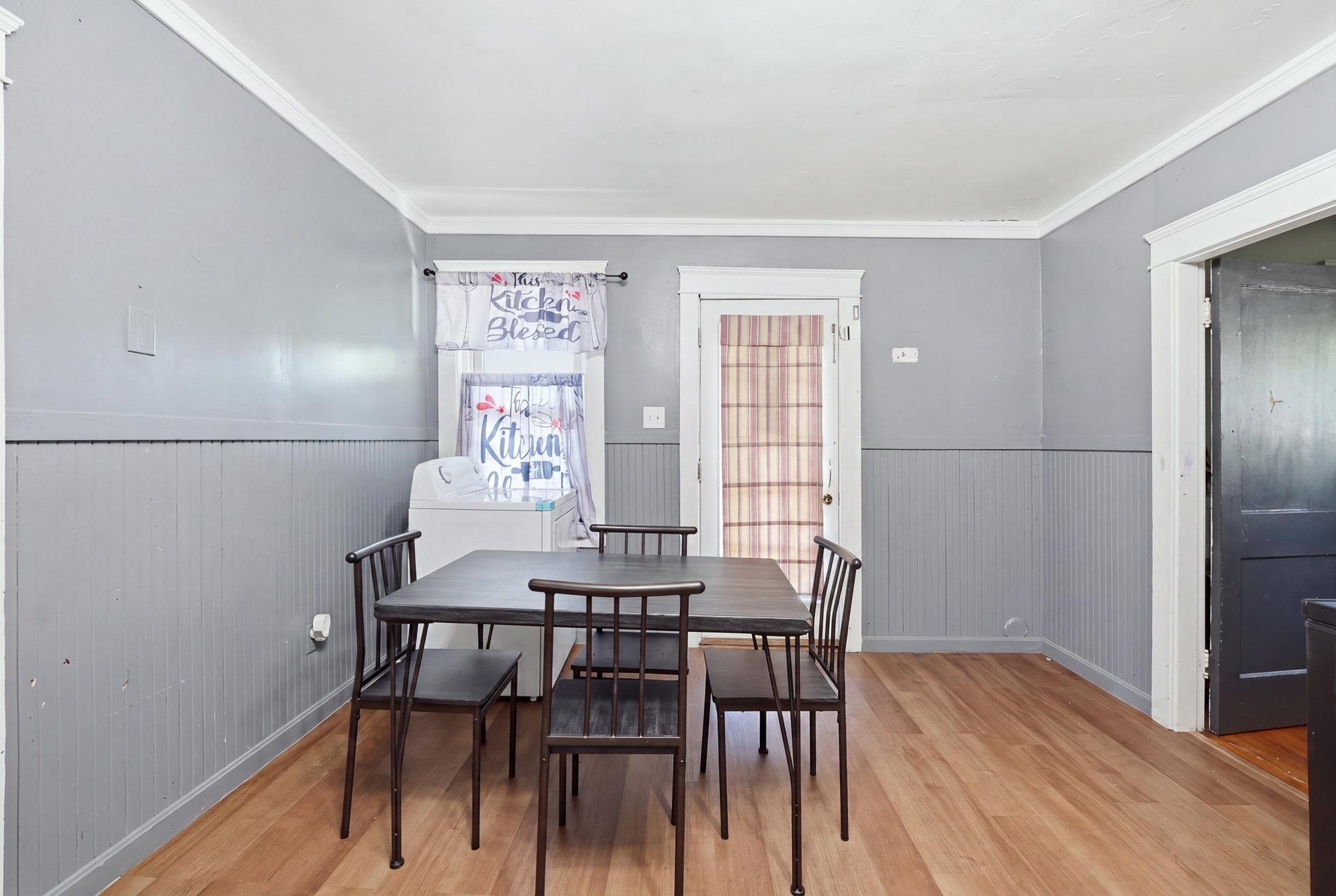 48 Litchfield Ave Property Photo 25