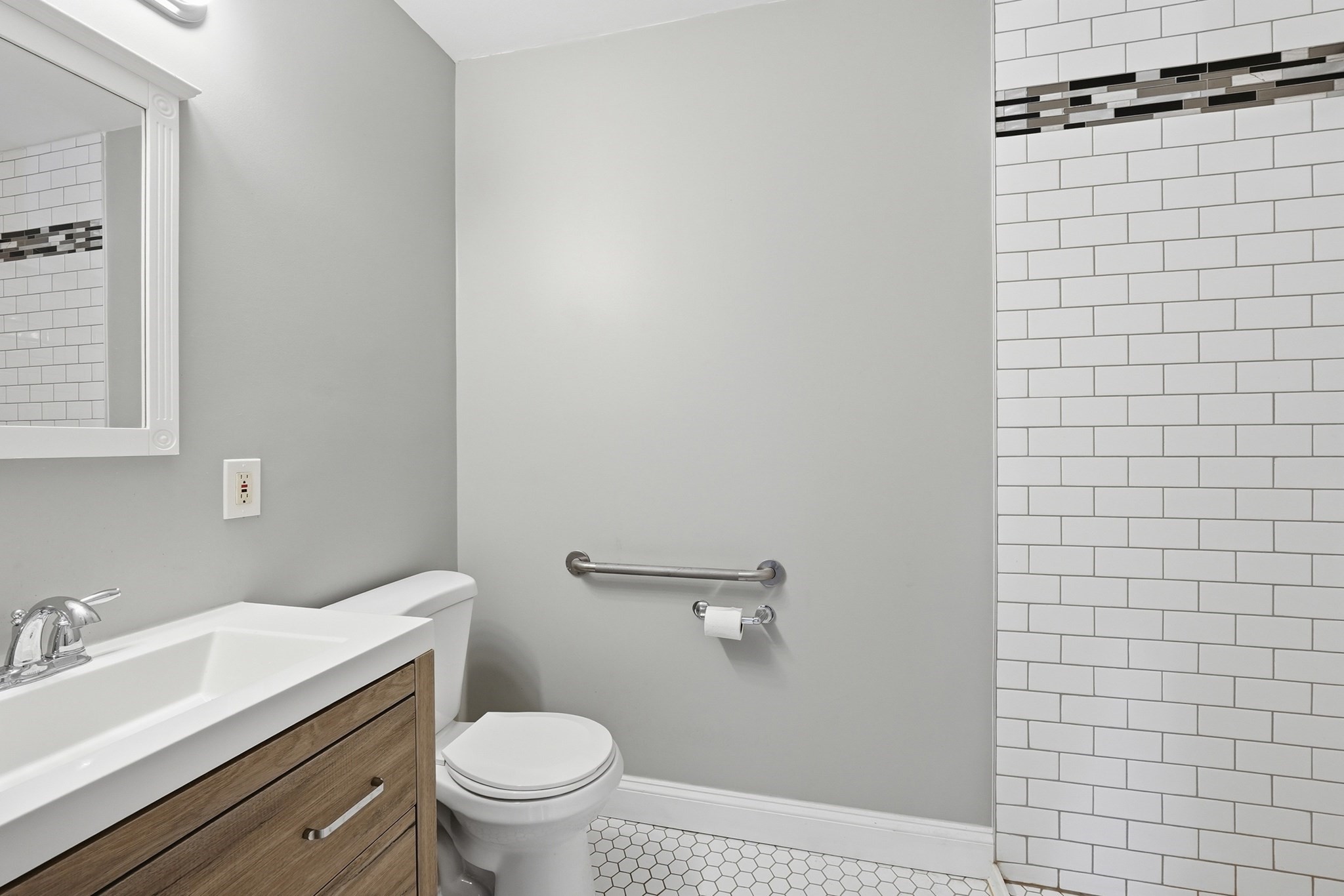 48 Litchfield Ave Property Photo 26