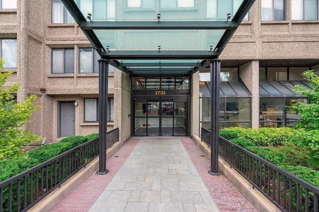 1731 Beacon St # 206 Property Photo 1