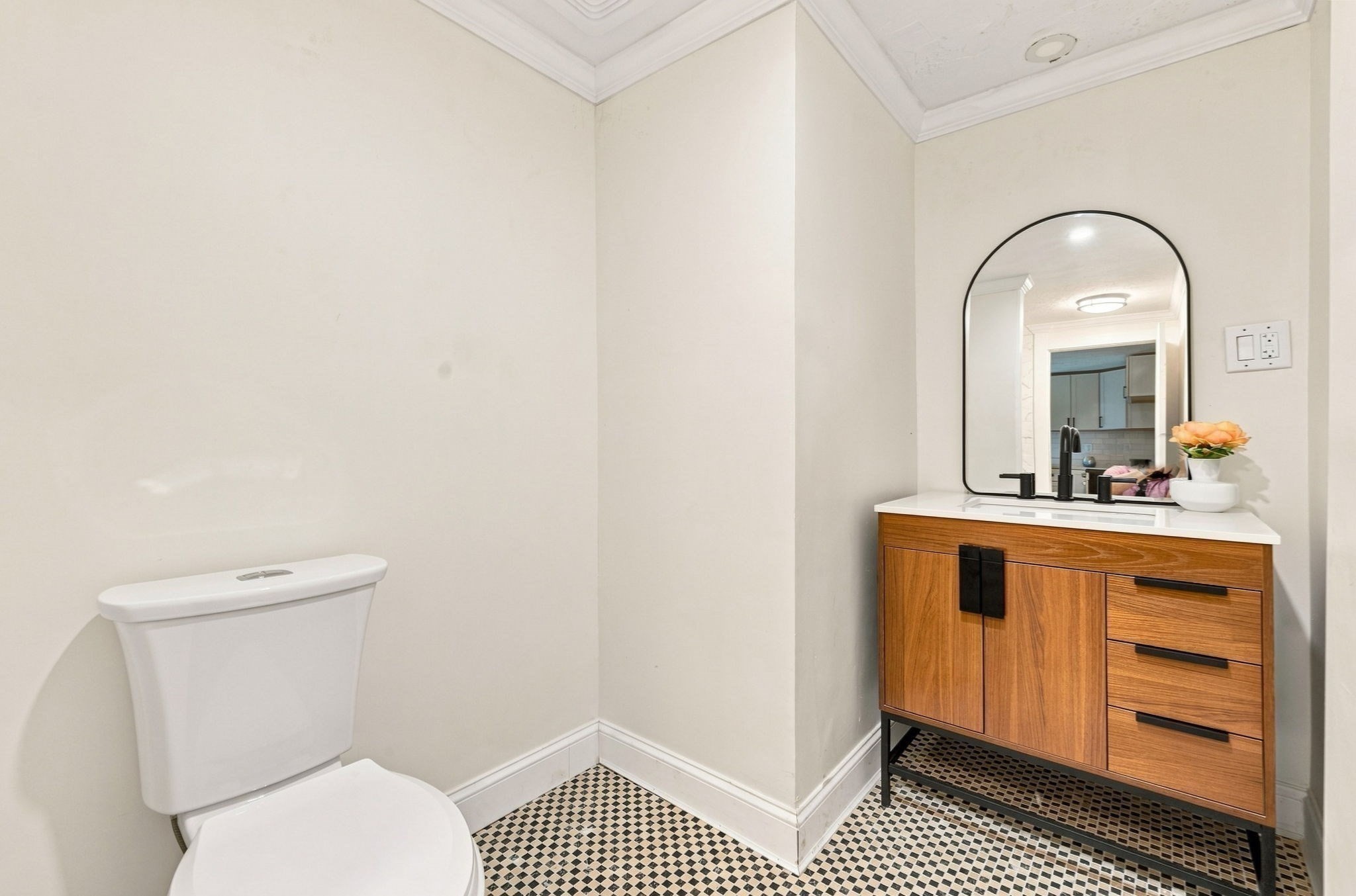 169 Quinapoxet St Property Photo 13