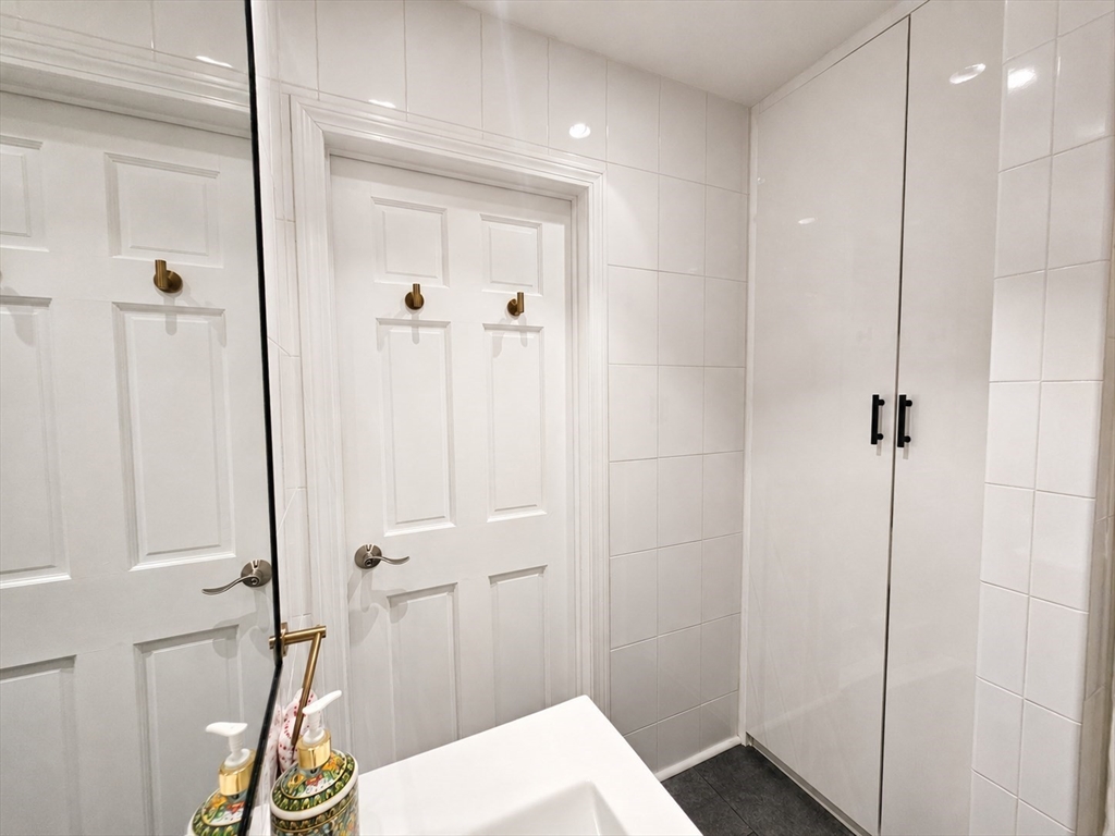 55 Broadlawn Park # 16b Property Photo 21
