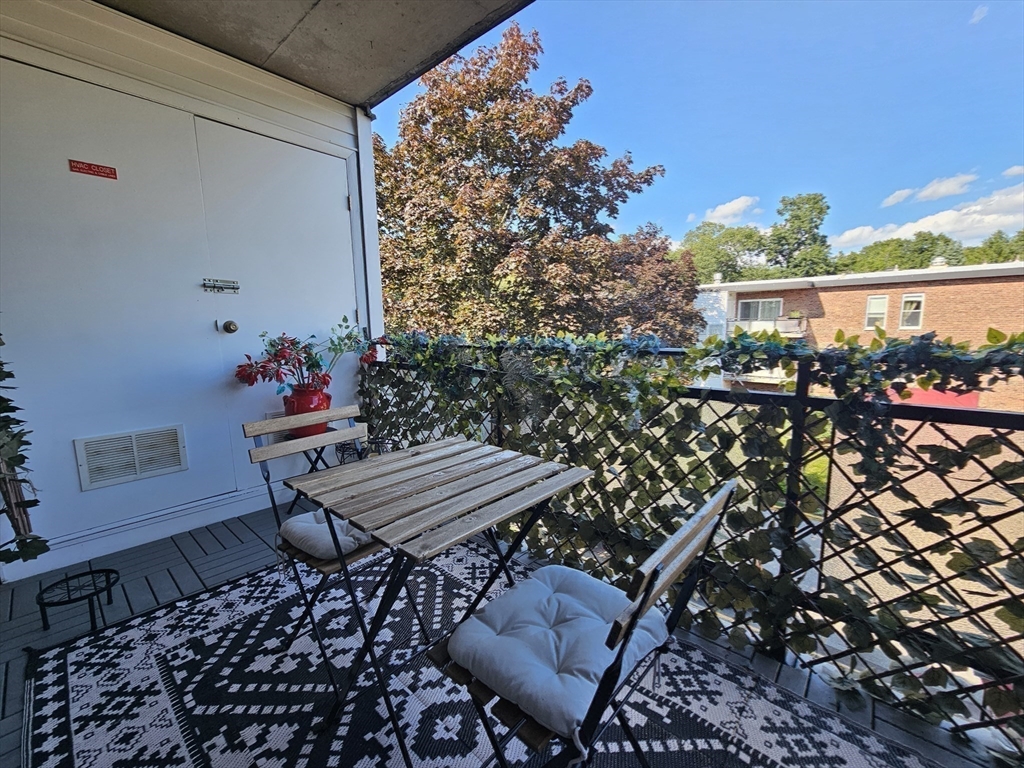 55 Broadlawn Park # 16b Property Photo 28