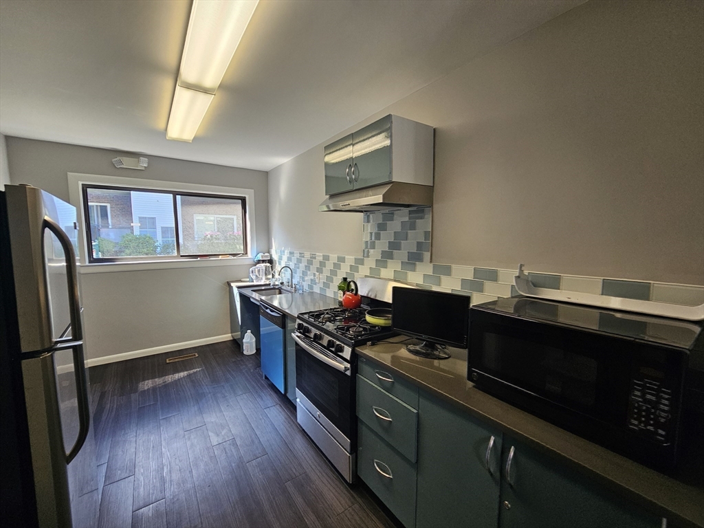 55 Broadlawn Park # 16b Property Photo 38