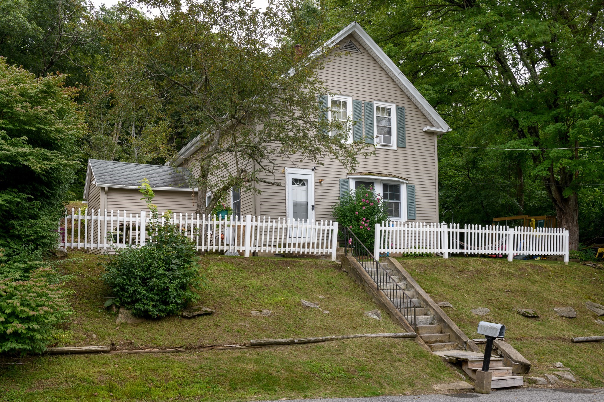 62 Grove St Property Photo 1