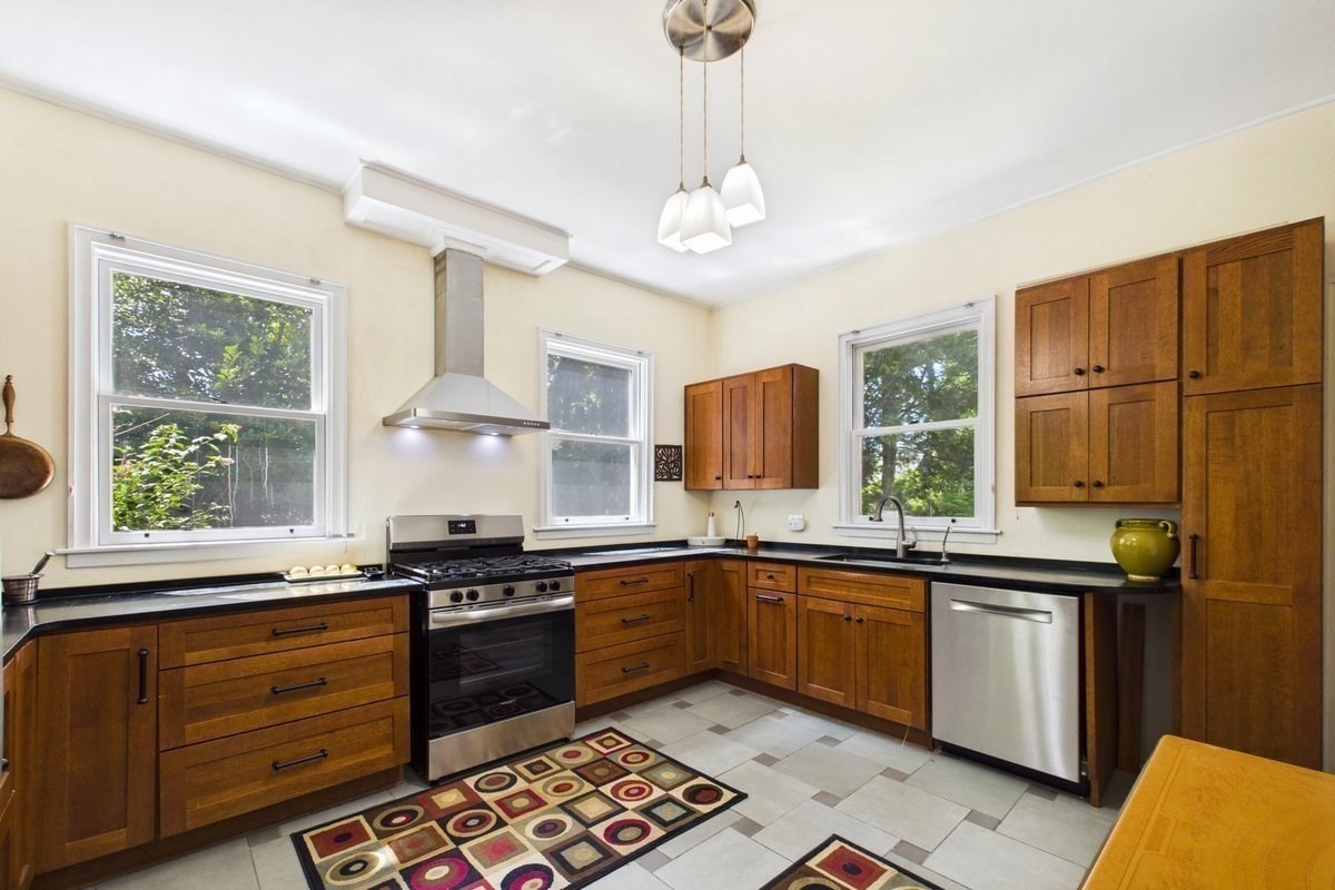 26 Woodlawn Street Property Photo 6