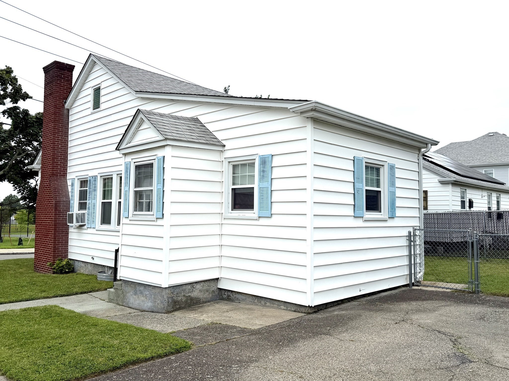 486 King Street Property Photo 2