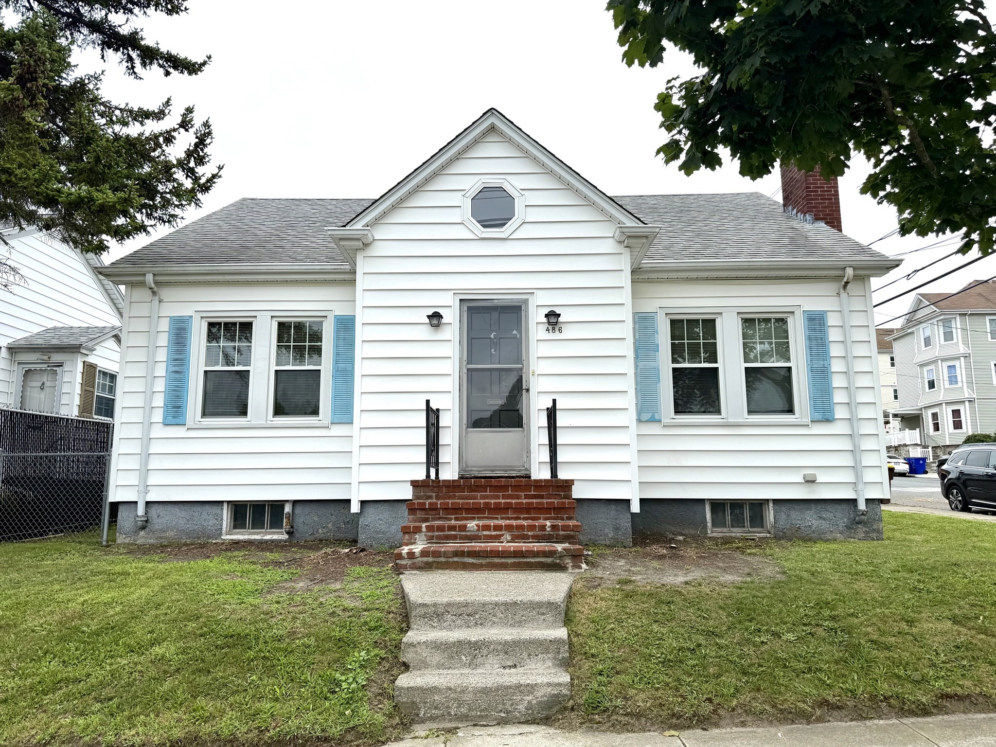 486 King Street Property Photo 3