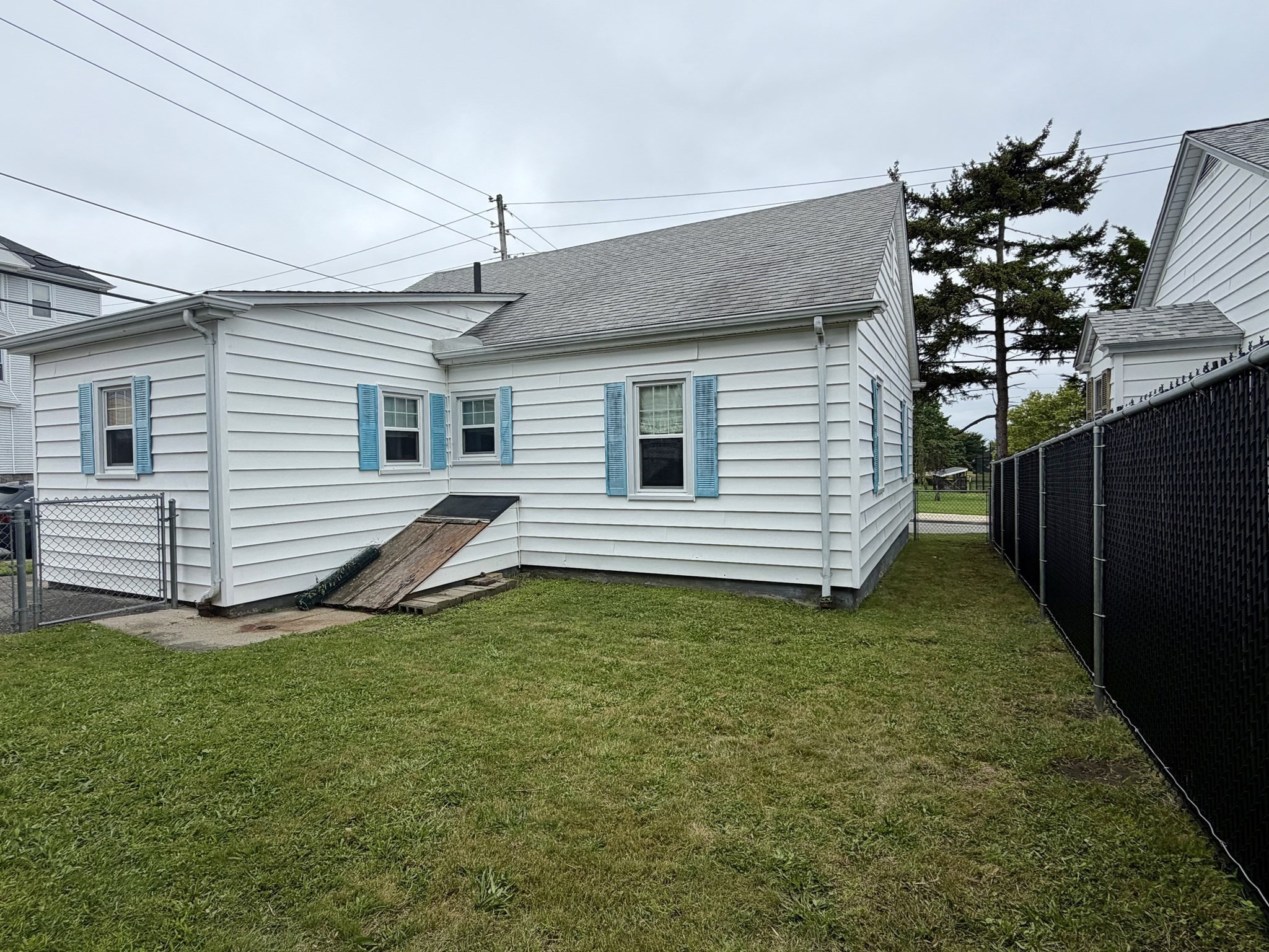 486 King Street Property Photo 32