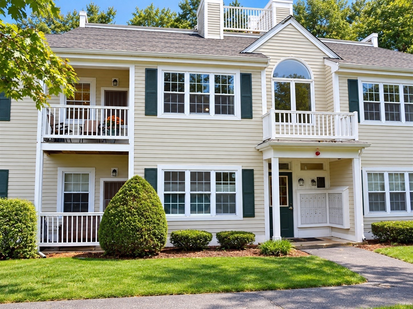 400 Brookside # F Property Photo 1