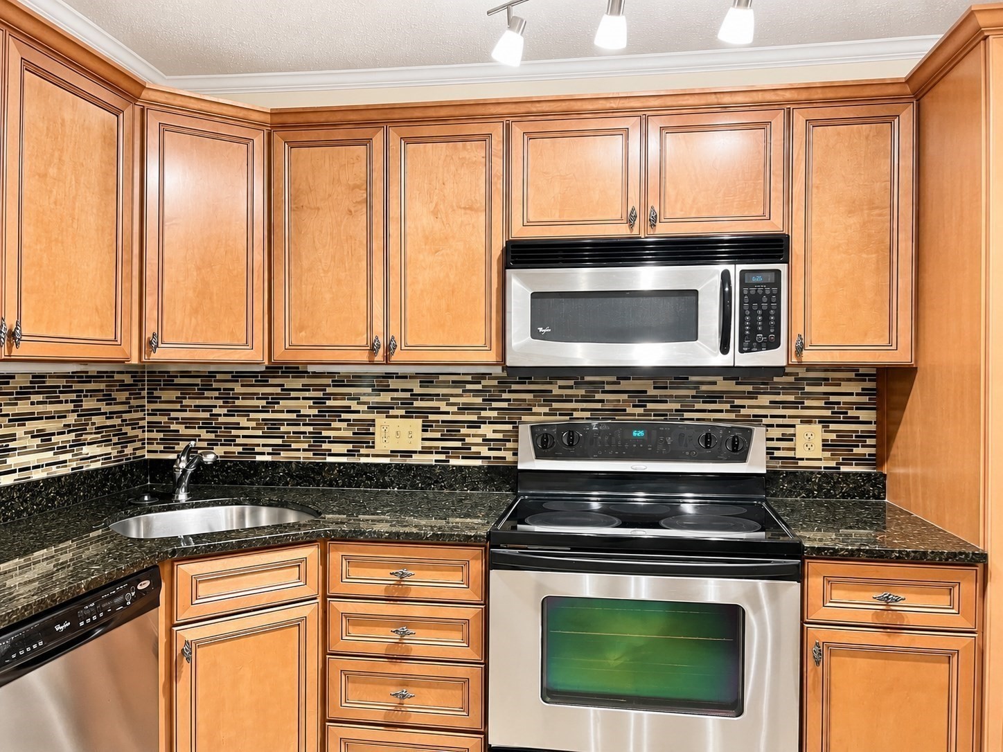 400 Brookside # F Property Photo 3