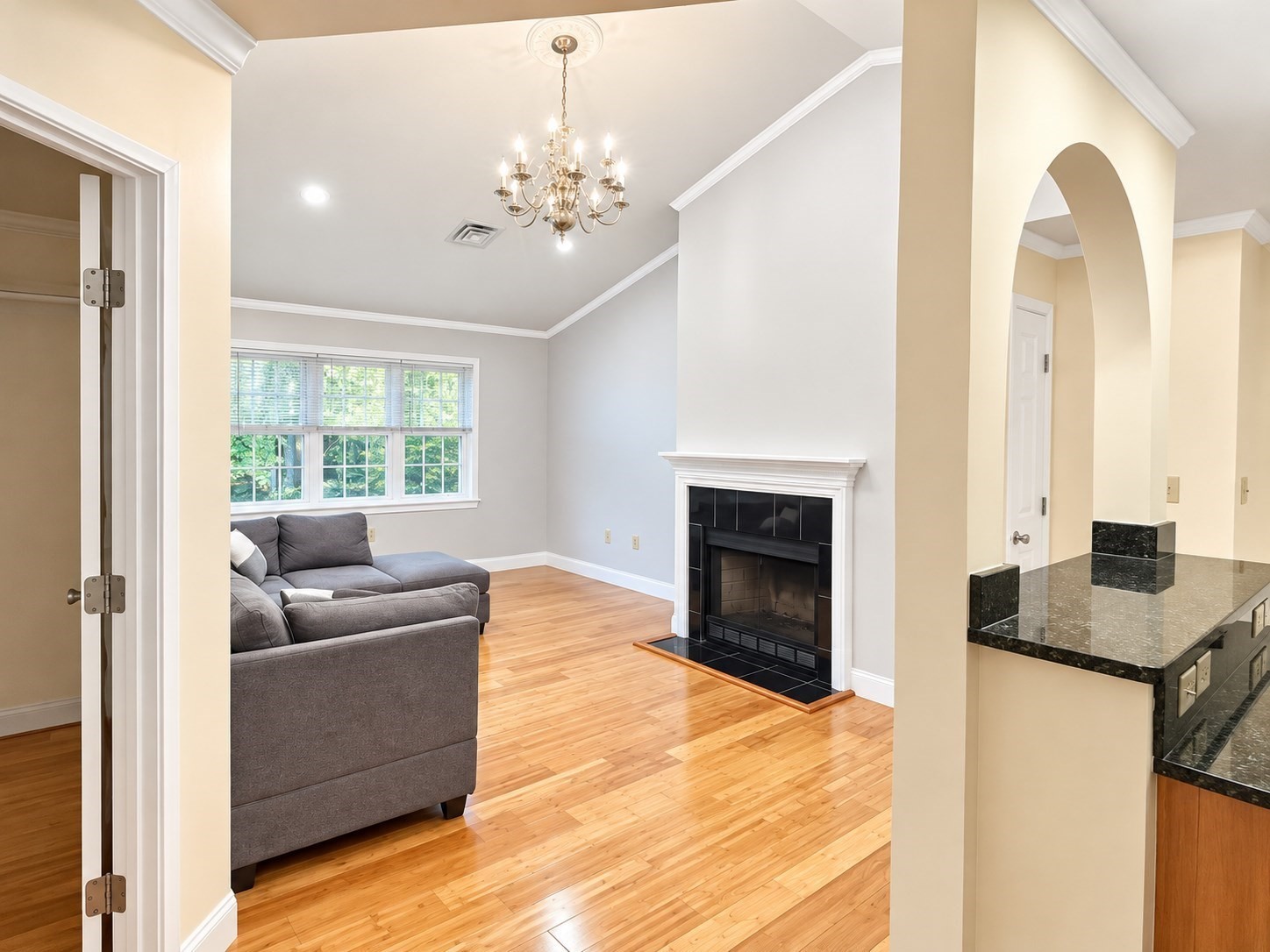 400 Brookside # F Property Photo 5