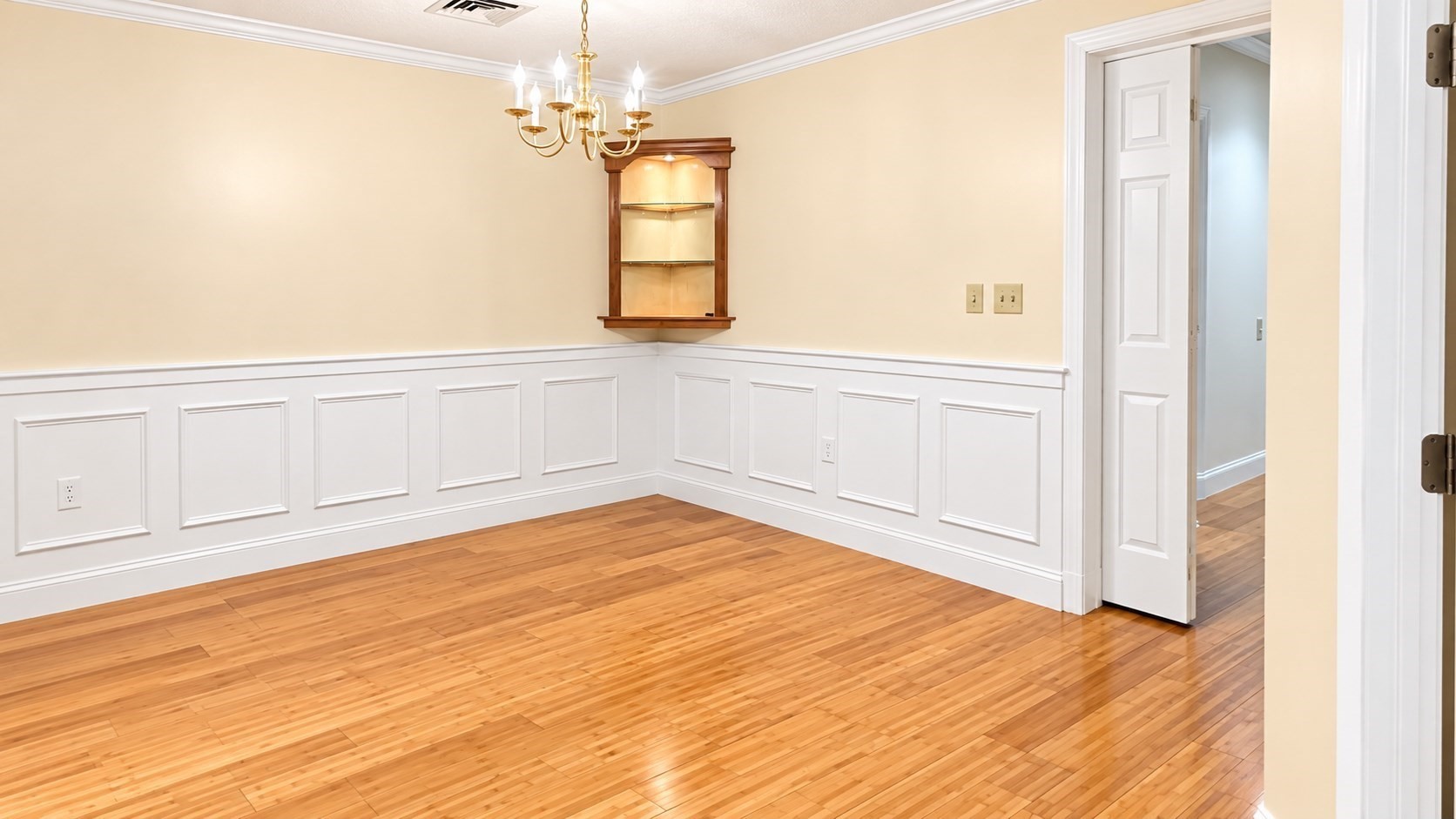 400 Brookside # F Property Photo 9