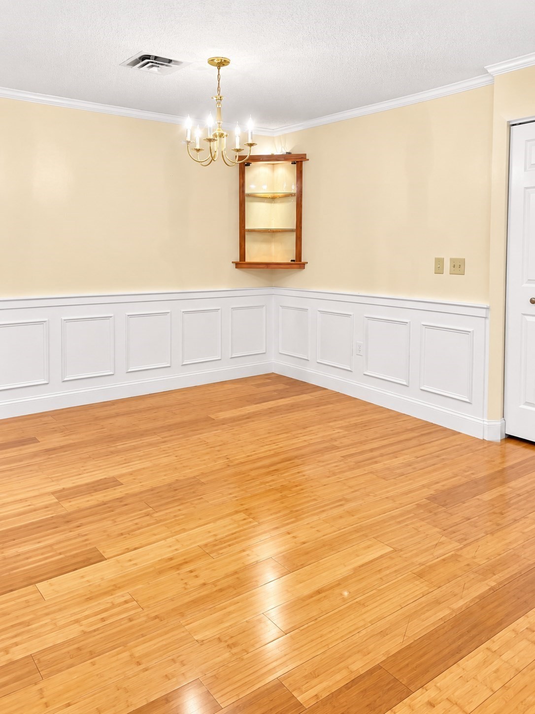 400 Brookside # F Property Photo 10