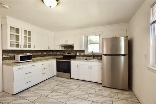 15 Jewett St Property Photo 2