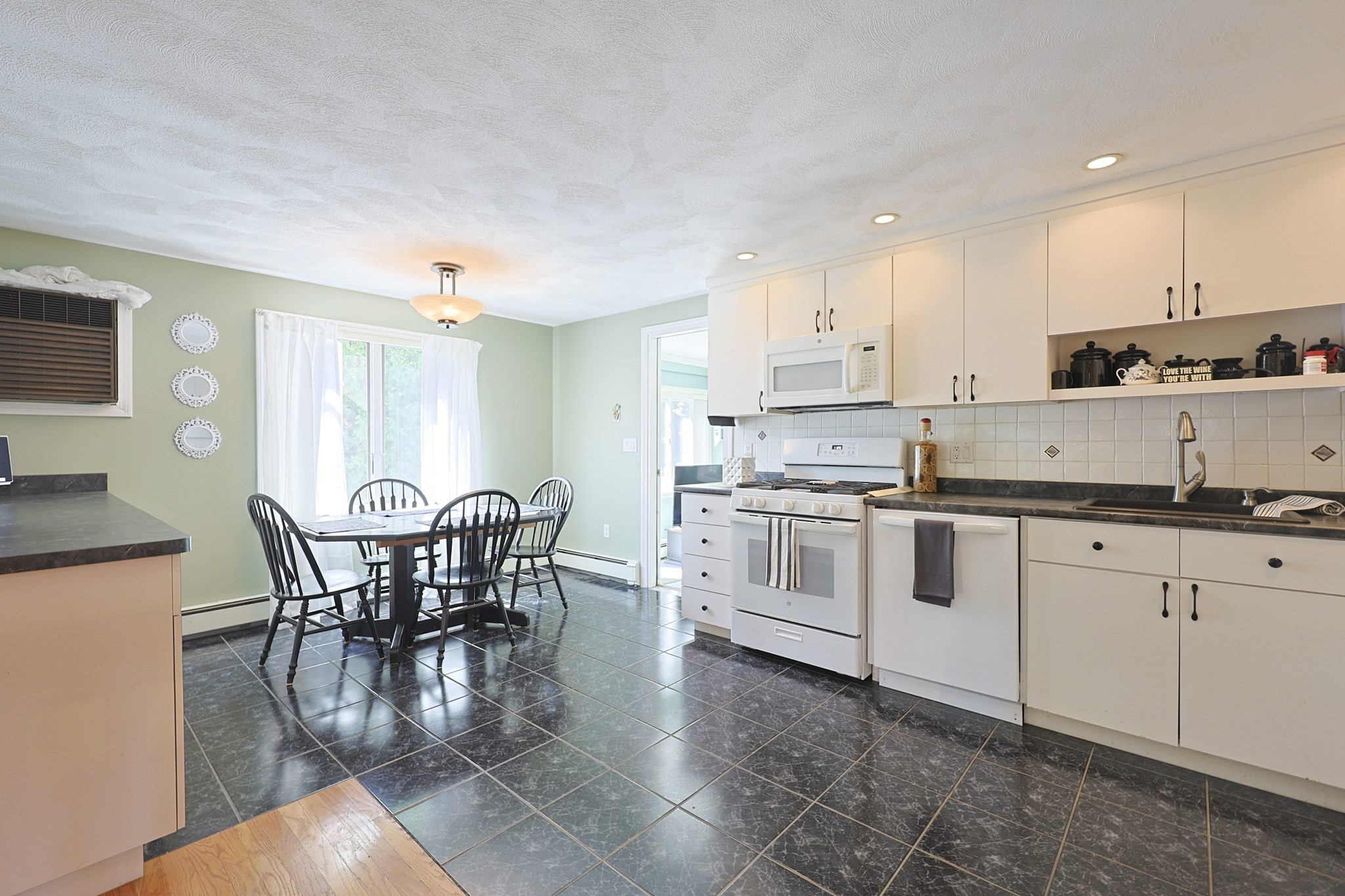 37 Cliftondale Property Photo 7