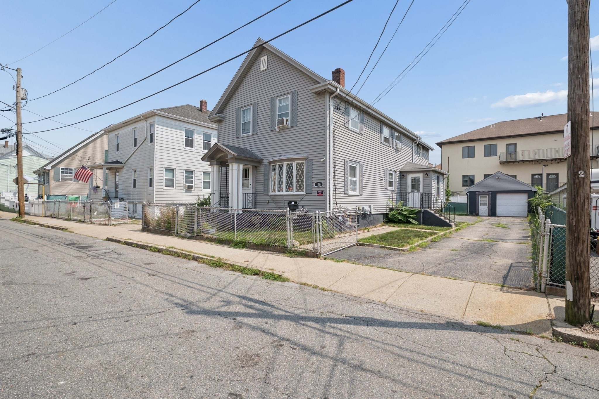 190 Raymond St Property Photo 2