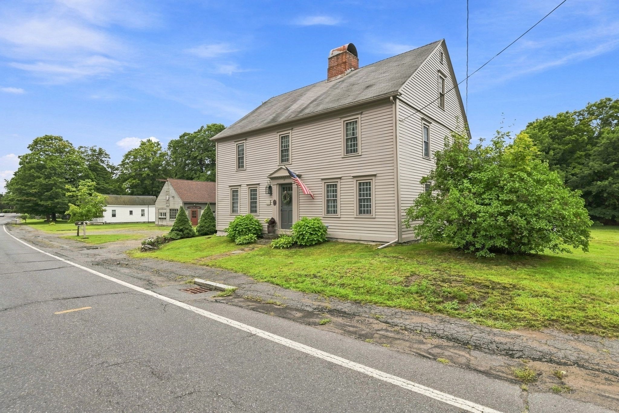 17 Main Street Property Photo 2