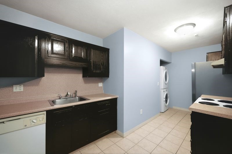 123 Elm St # C9 Property Photo 1