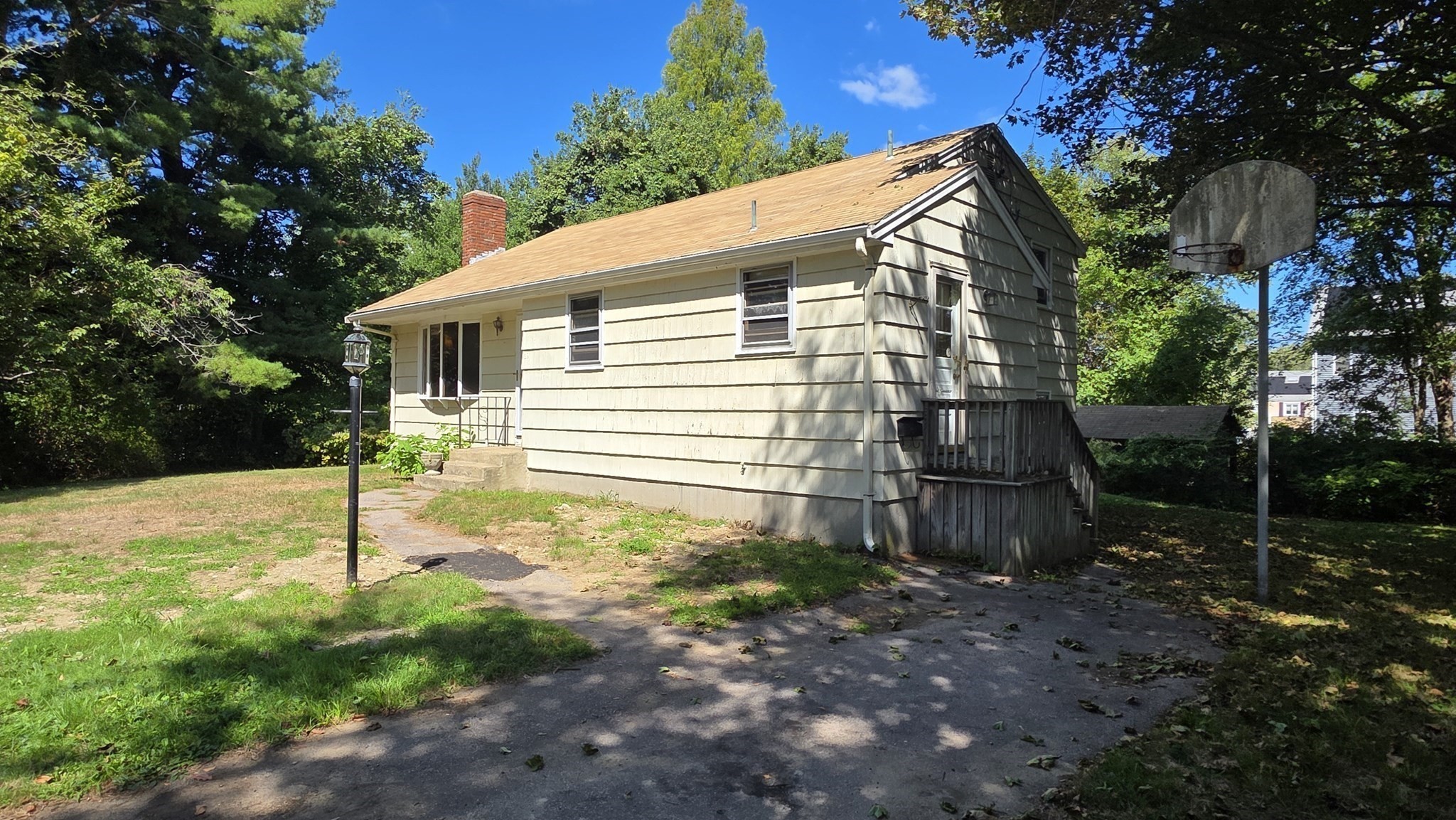 29 Whitcomb Ter Property Photo 2