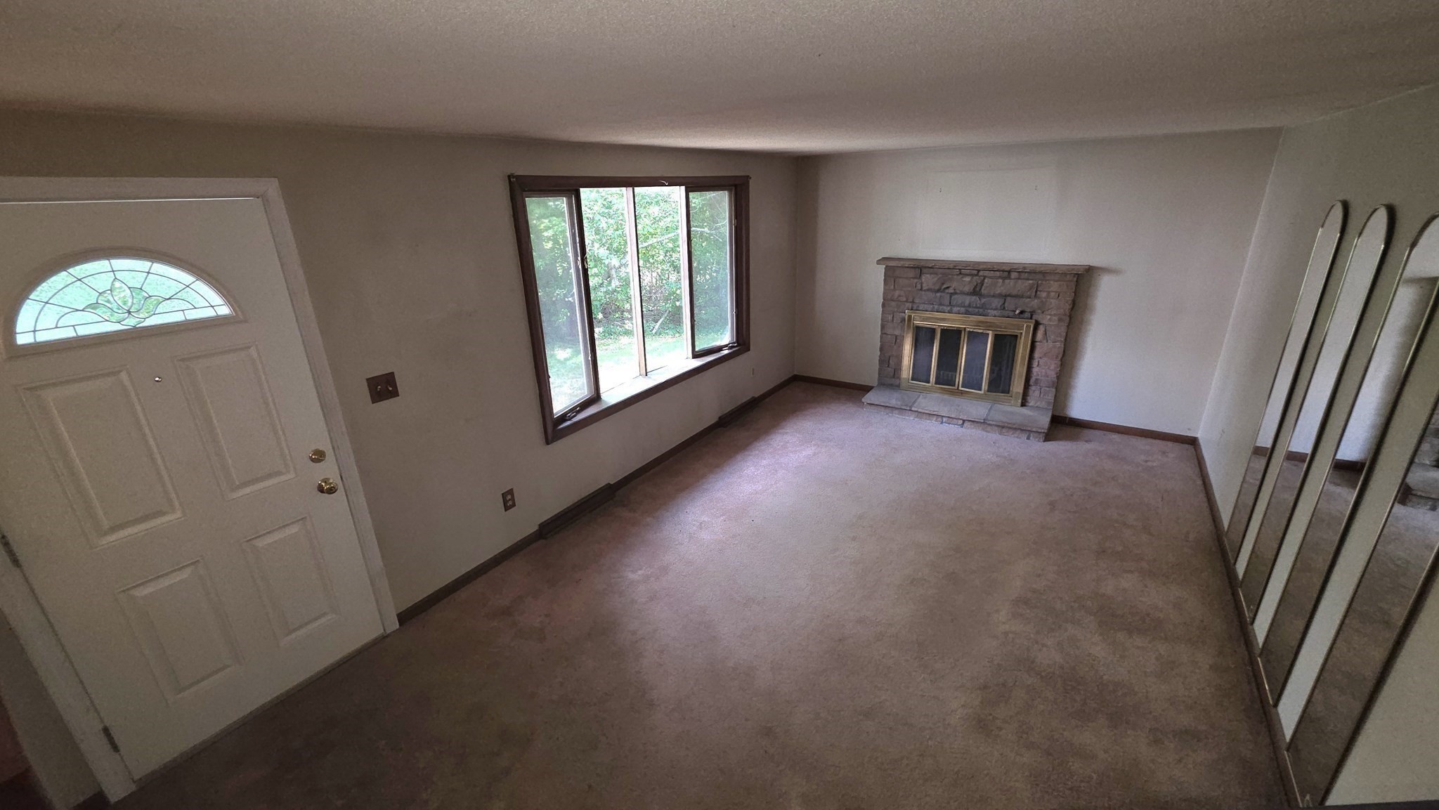 29 Whitcomb Ter Property Photo 4
