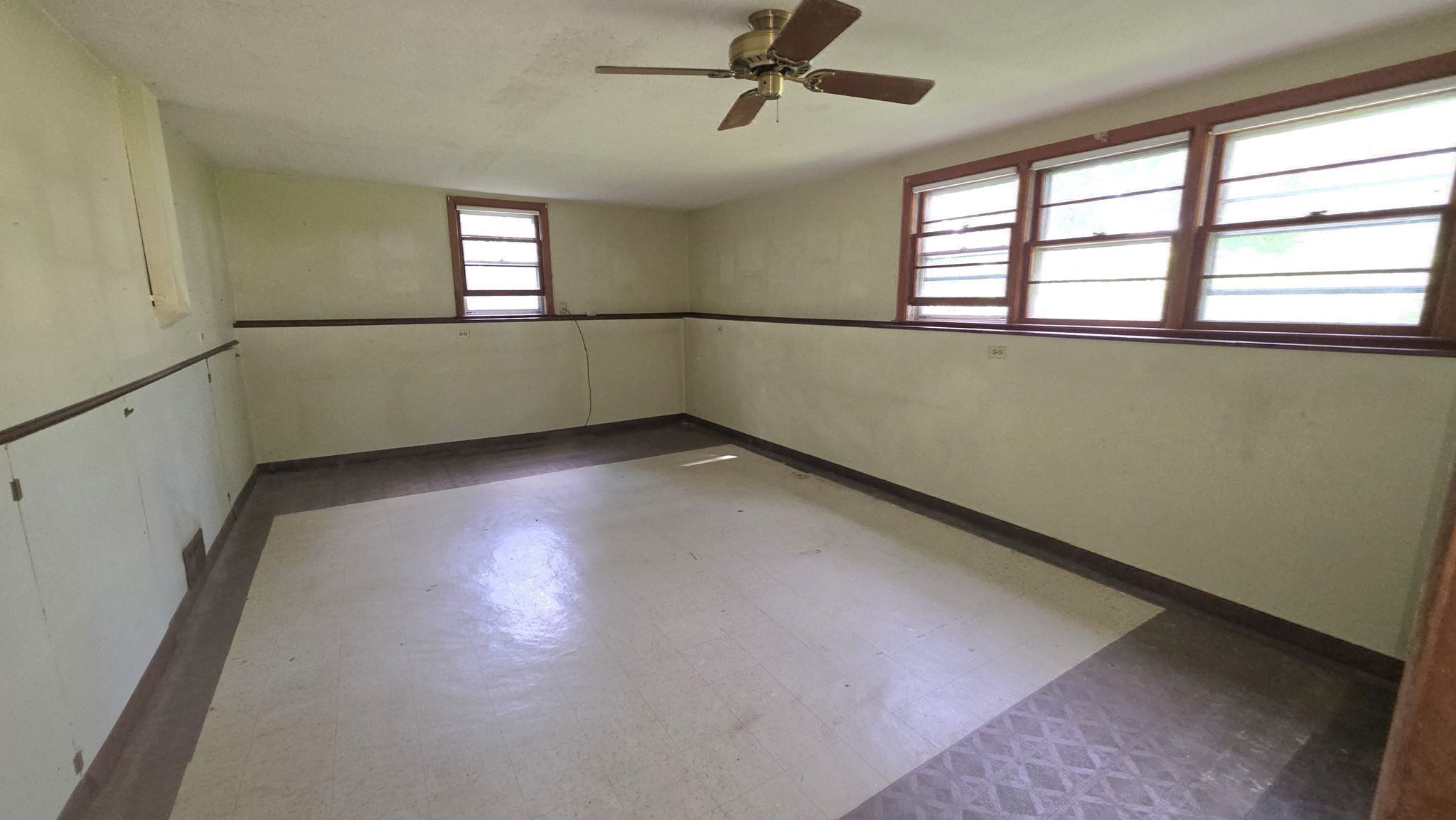 29 Whitcomb Ter Property Photo 13