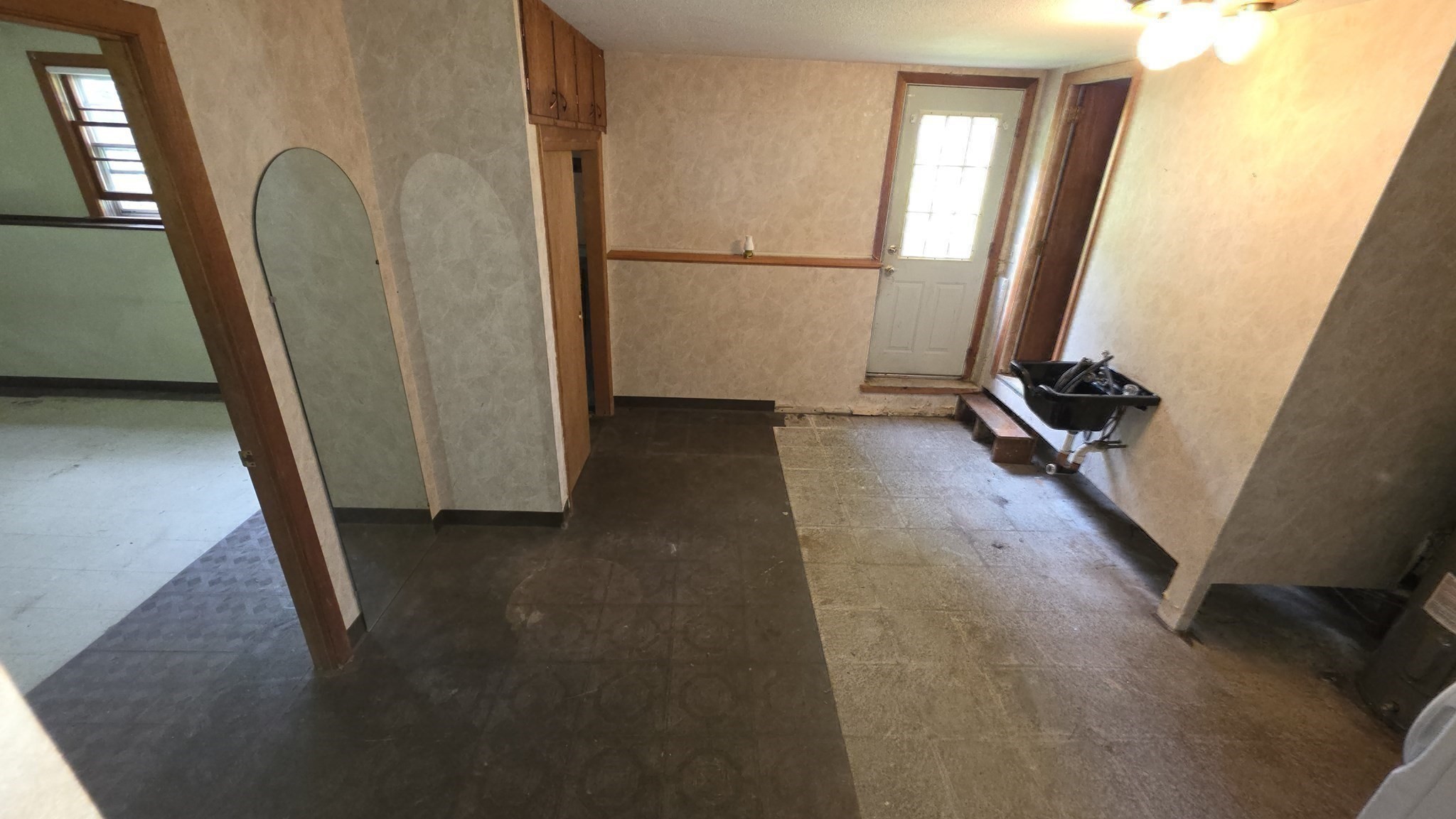 29 Whitcomb Ter Property Photo 14
