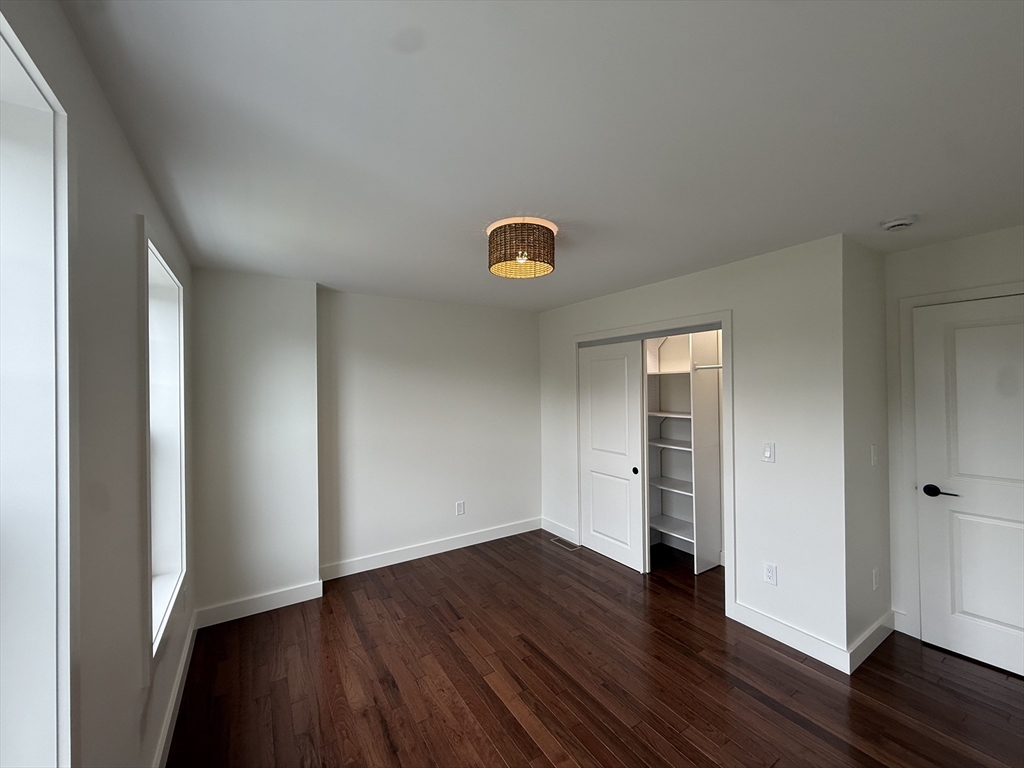 33 Polaski Ave Property Photo 11