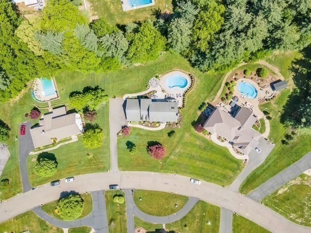 17 Wellington Drive Property Photo 40