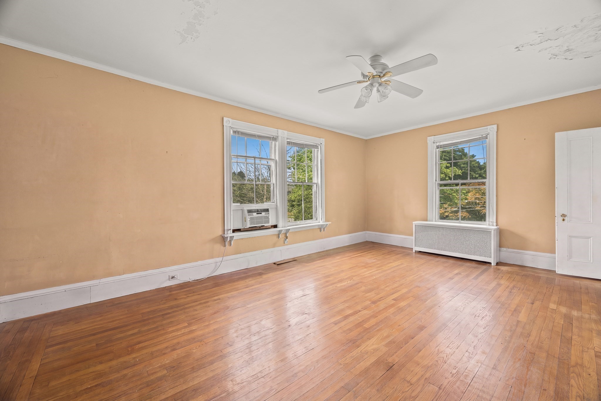 236 Winthrop St Property Photo 9